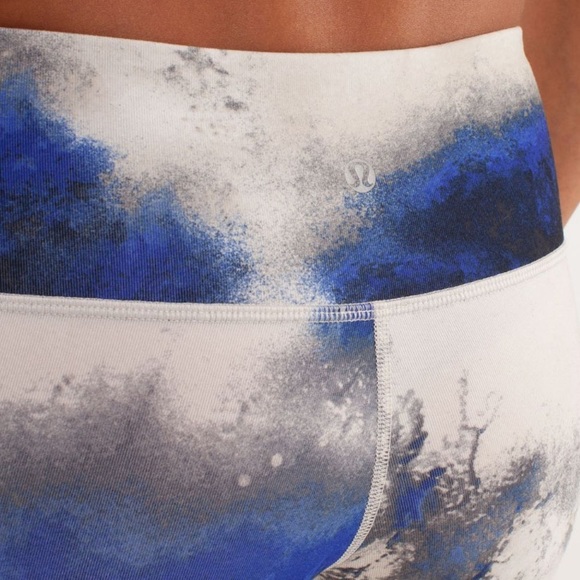 Lululemon Wunder Under Milky Way Pants - sz 6 - Picture 4 of 9